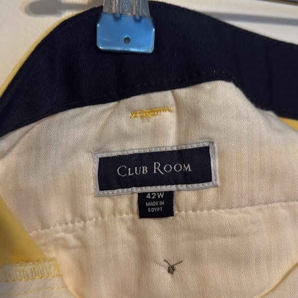 Club room Men's Regular-Fit 9" 4-Way Stretch Shorts
NWOT
Size 42 - Picture 2 of 6